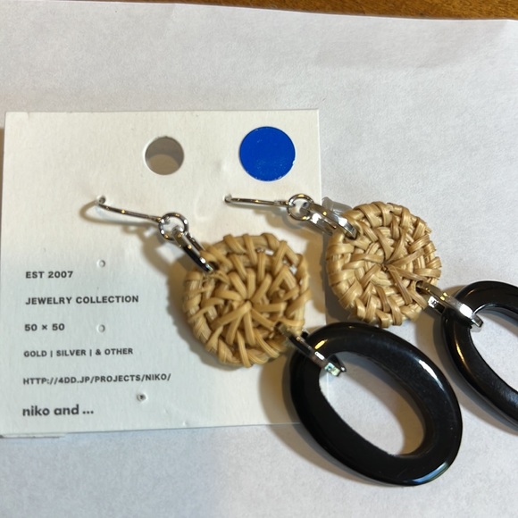 Niko and… Dangle earrings, Bohemian Woven Weave circle, Drop Hoops - Picture 3 of 4